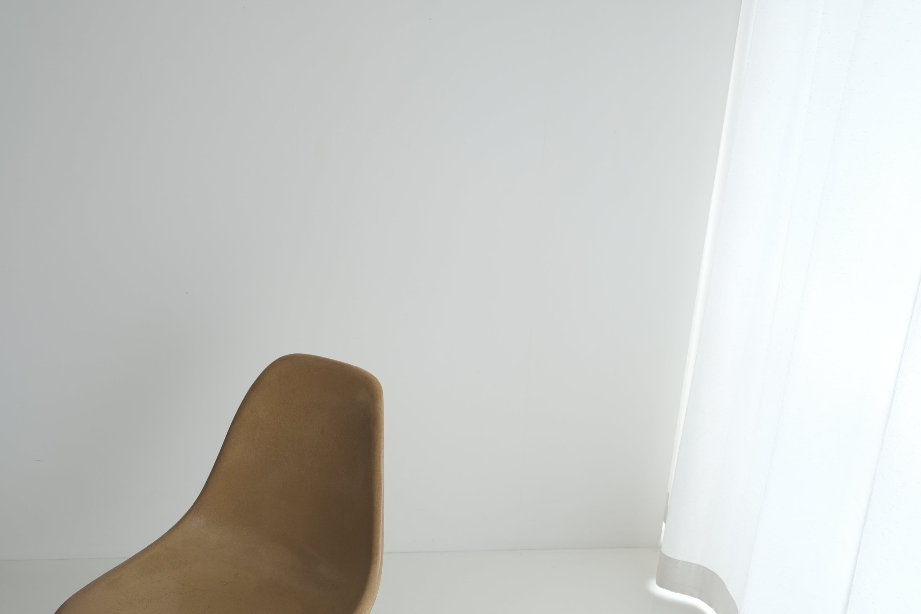 EAMES SIDE SHELL CHAIR（エッフェルベース）｜イームズ サイドシェルチェア No.3〈ファイバーグラス〉