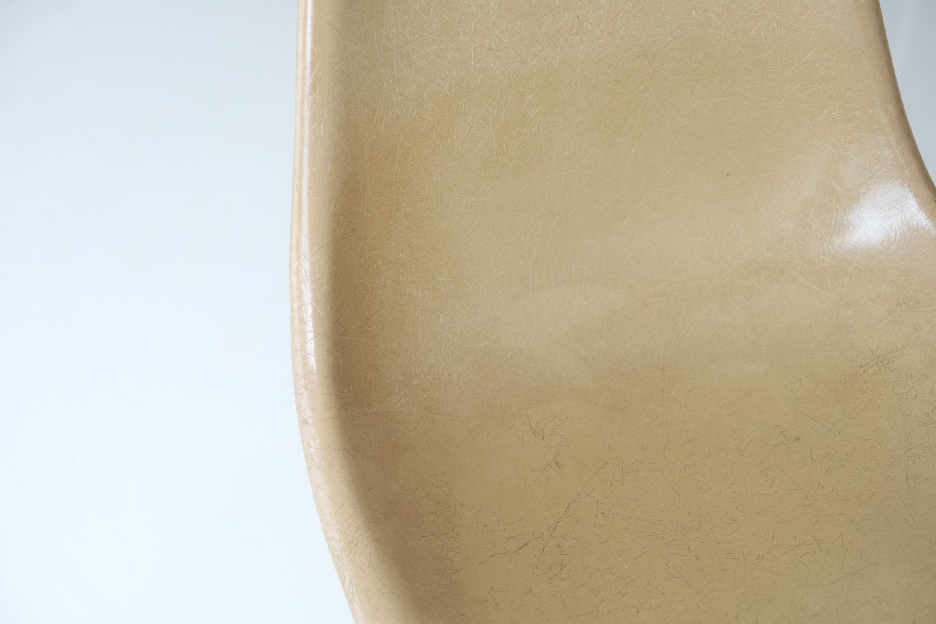 EAMES SIDE SHELL CHAIR（エッフェルベース）｜イームズ サイドシェルチェア No.3〈ファイバーグラス〉