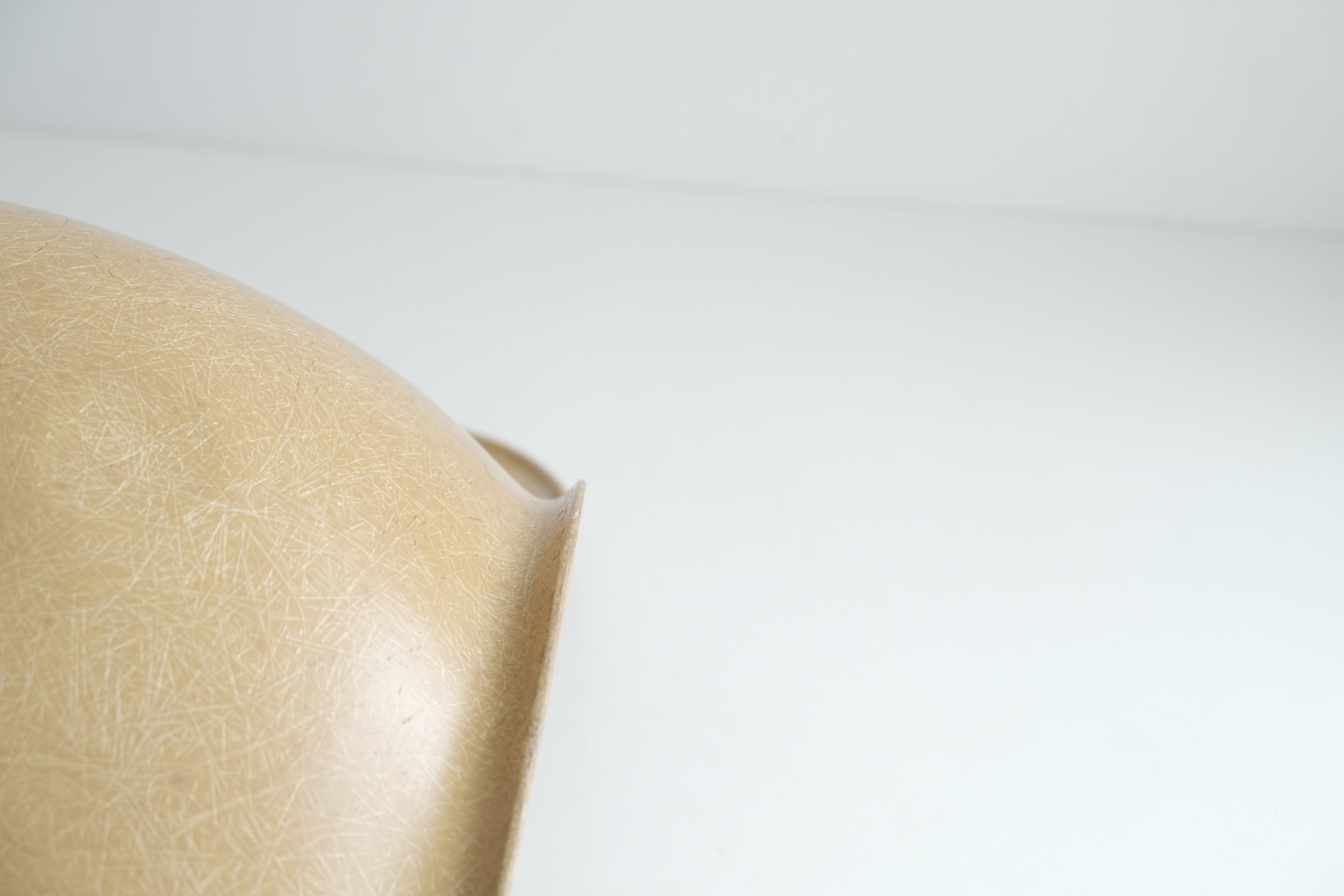 EAMES SIDE SHELL CHAIR（エッフェルベース）｜イームズ サイドシェルチェア No.3〈ファイバーグラス〉