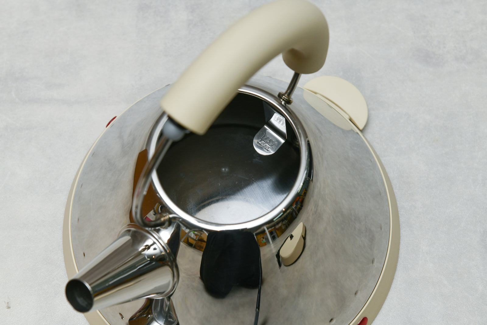 未使用】オフィチーナ・アレッシィ OFFICINA ALESSI バードケトル Bird Kettle マイケル・グレイブス Michae –  Helvetica