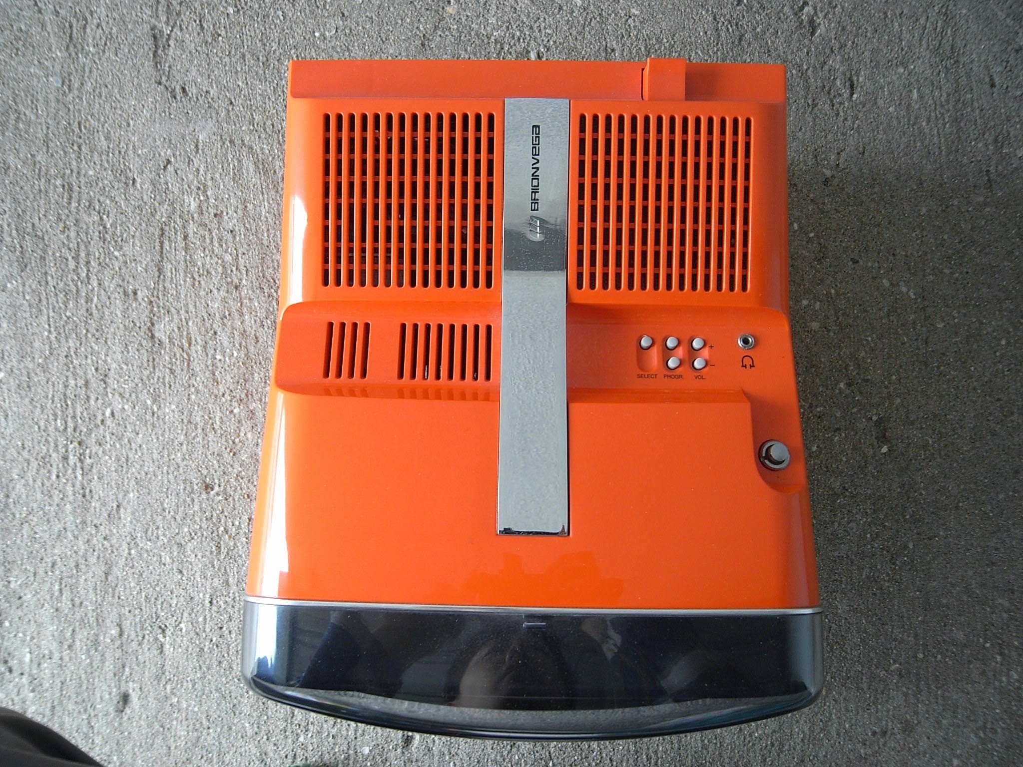 Brionvega Algol 11インチ テレビ（1998年リマニュファクチャリング）｜Zanuso & Sapper｜展示用コレクターズアイテム