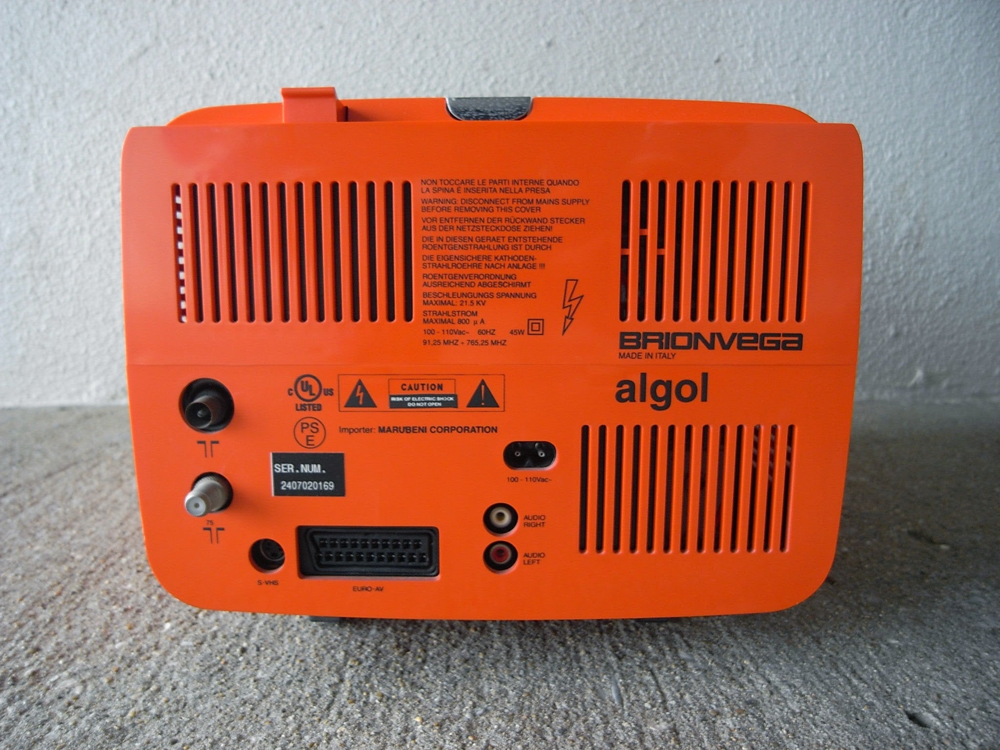 Brionvega Algol 11インチ テレビ（1998年リマニュファクチャリング）｜Zanuso & Sapper｜展示用コレクターズアイテム