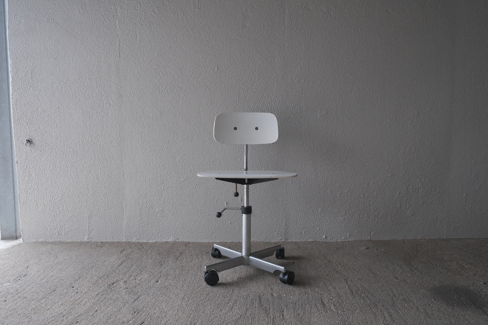 Jorgen Rasmussen Kevi chair Fritz Hansen ラスムッセン兄弟 ケビチェア 椅子 フリッツハンセン –  Helvetica