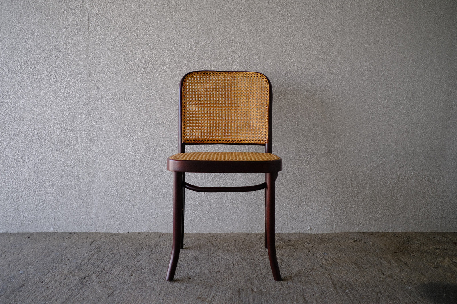 Josef Hoffmann no.811 tohnet orzech ヨゼフ・ホフマン トーネット プラハチェア 椅子 – Helvetica