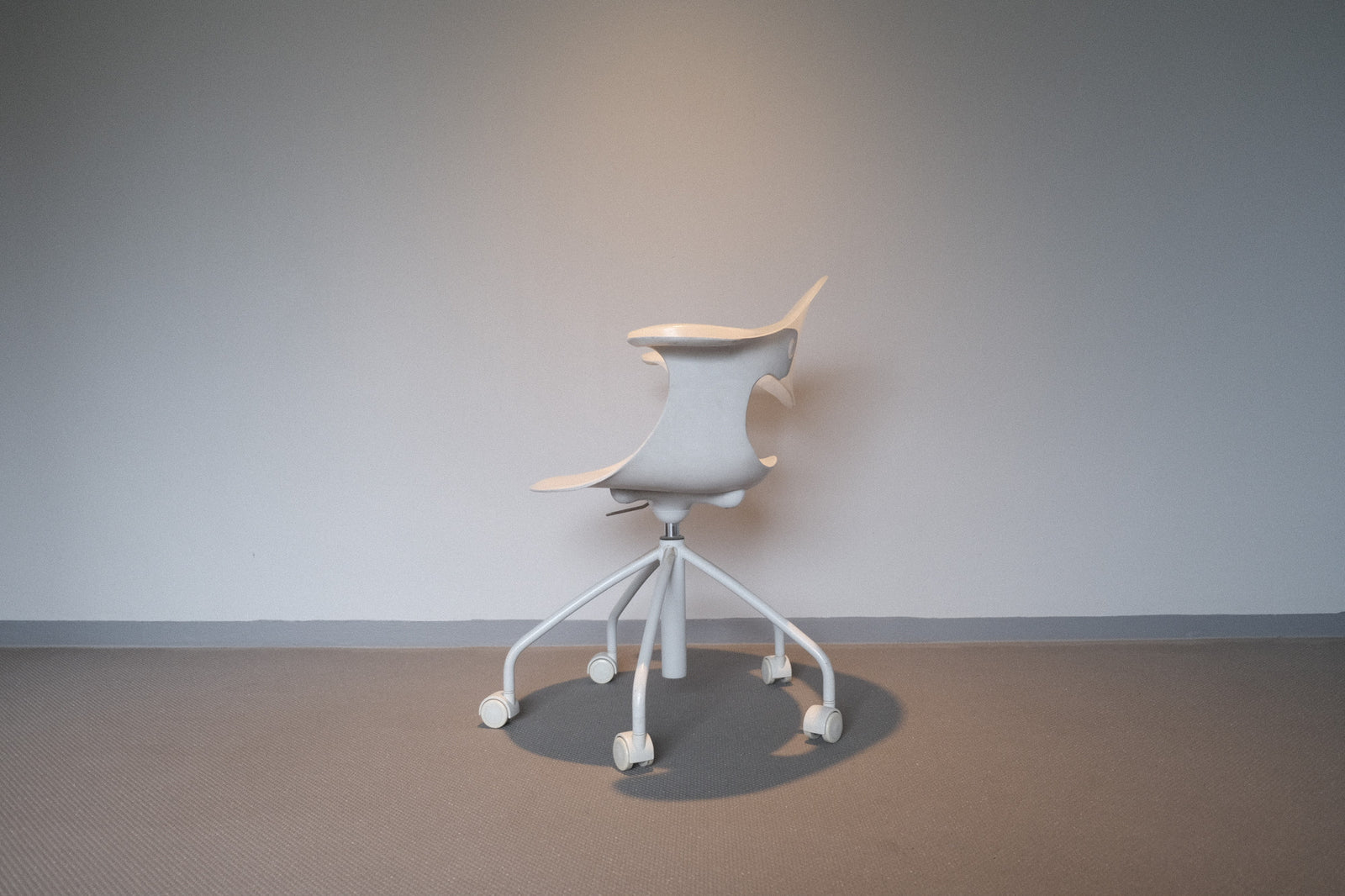 Ross Lovegrove RL Series chair driade ロス・ラブグローブ アールエルチェア 椅子 ドリアデ – Helvetica